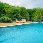 اجاره کلبه سوییسی جنگلی استخر روباز فرهاد متل قو