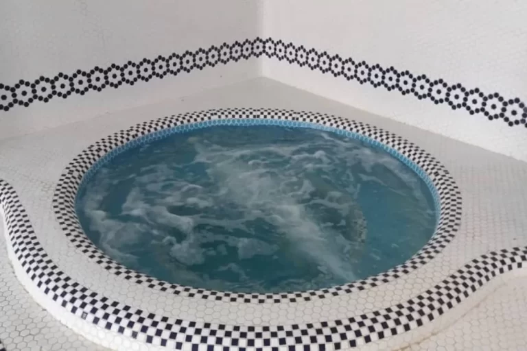 ویلا ۴ خواب استخردار اسدی متل قو
